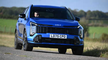 Kia Sportage - front cornering 